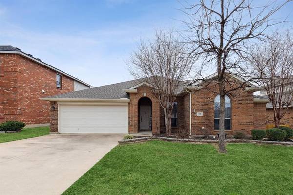 525 Braewick Drive, Fort Worth, TX 76131