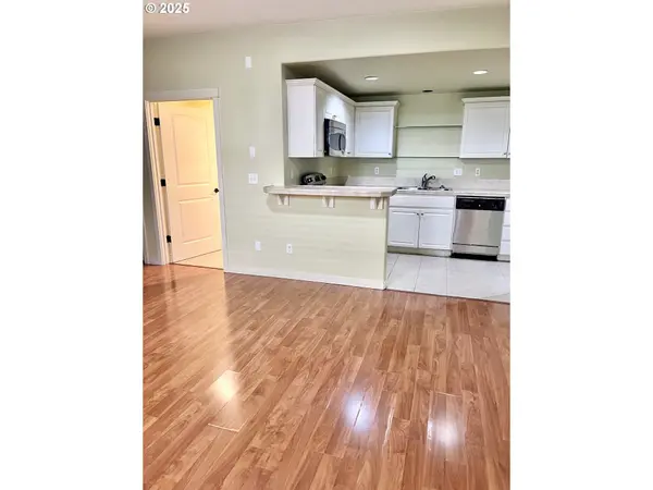 608 NE ROYDON LN, Hillsboro, OR 97006