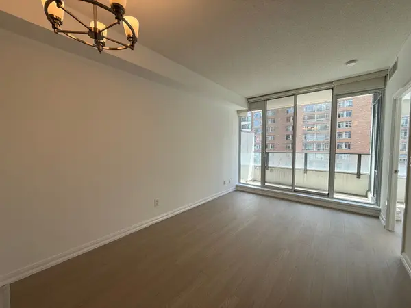 111 Elizabeth ST #1118, Toronto C01, ON M5G 1P7