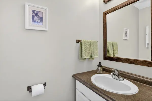 656 Hillcroft ST, Oshawa, ON L1G 7K6