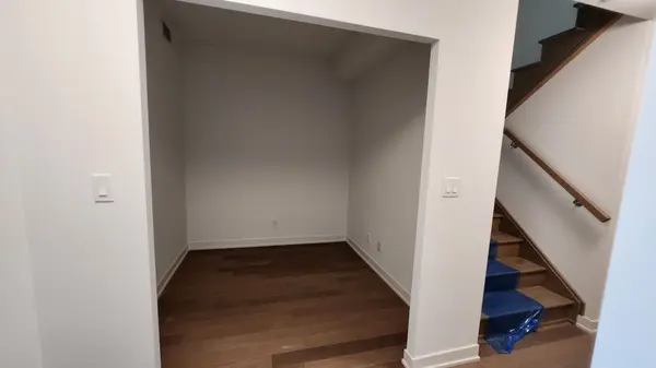 38 Simcoe Promenade #913, Markham, ON L6G 0H7