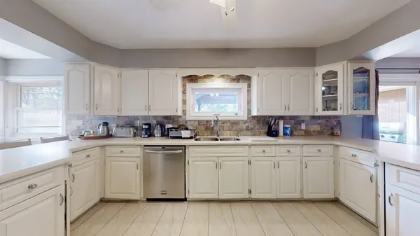 9359 Dickenson RD #ROOM 1, Hamilton, ON L0R 1W0