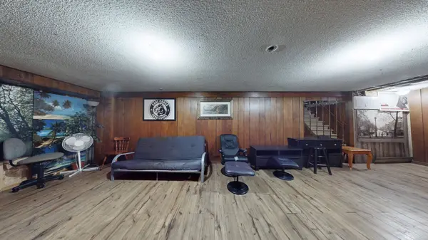 9359 Dickenson RD #BSMT, Hamilton, ON L0R 1W0