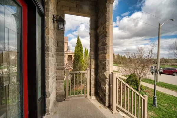 548 Wasaga CRES, Waterloo, ON N2V 2Y7