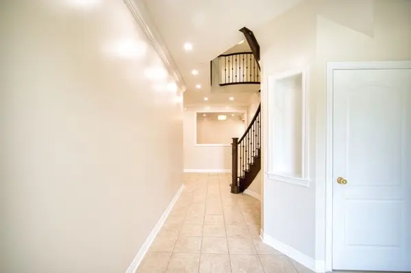 548 Wasaga CRES, Waterloo, ON N2V 2Y7