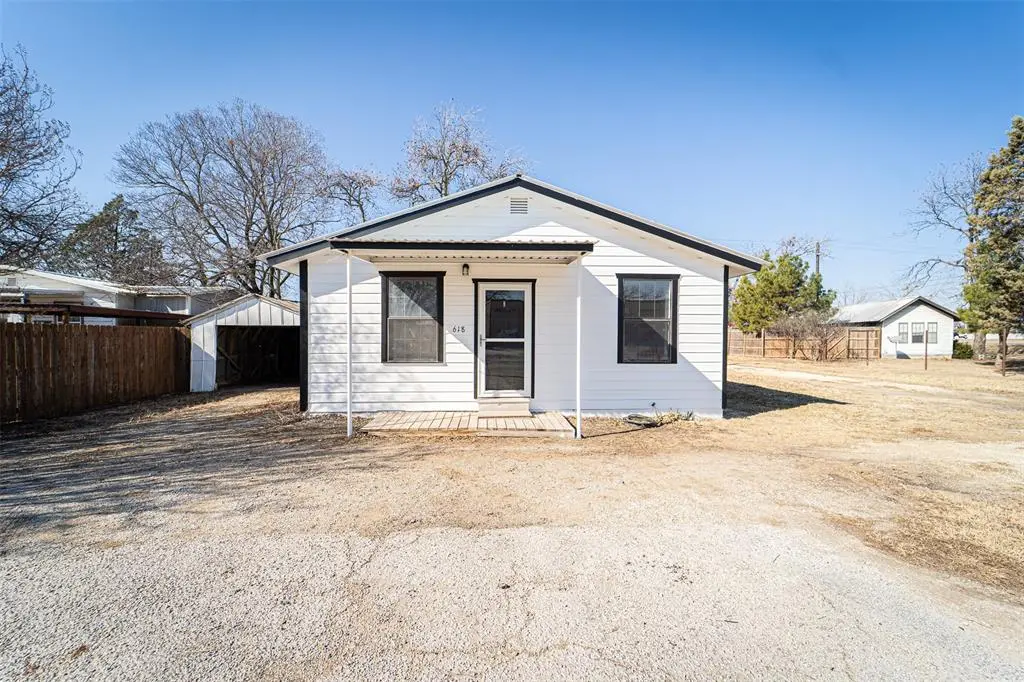 618 Oak Street, Clyde, TX 79510