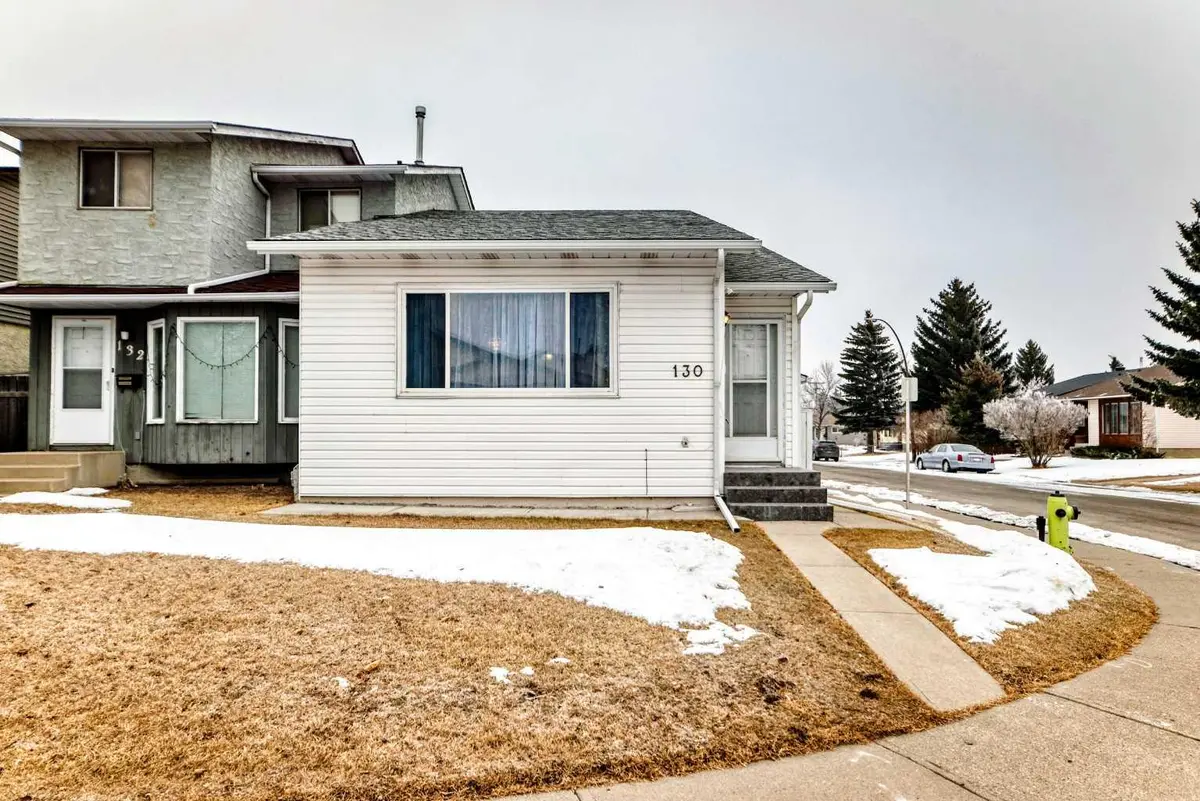 130 Pinemeadow RD NE, Calgary, AB T1Y 4N9