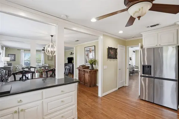 309 N Travis Street, Granbury, TX 76048