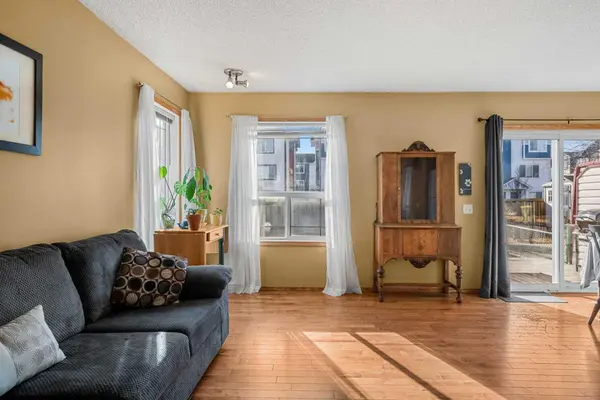 132 Bow Ridge DR, Cochrane, AB T4C 1V8