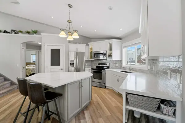 47 Illingworth Close, Red Deer, AB T4R 0B4