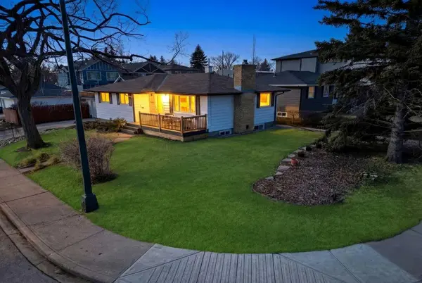 3215 9 ST NW, Calgary, AB T2K1H1