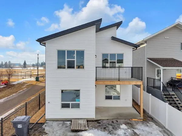 6 Memorial Pkwy, Rural Red Deer County, AB T4E 3B7