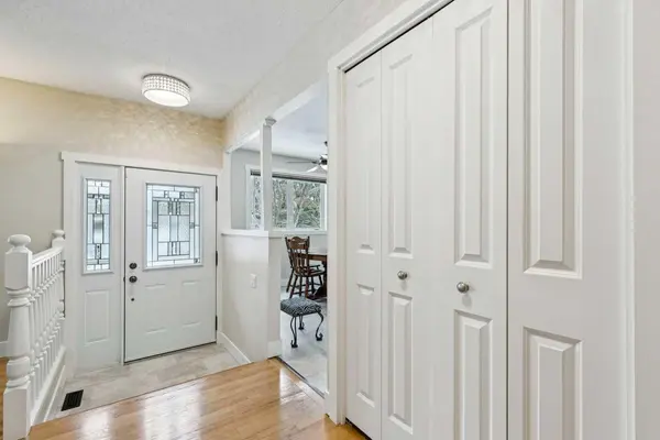 359 Norseman RD NW, Calgary, AB T2K 5N8