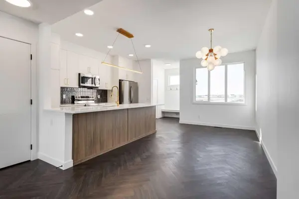 411 Clydesdale AVE, Cochrane, AB T4C 3L8