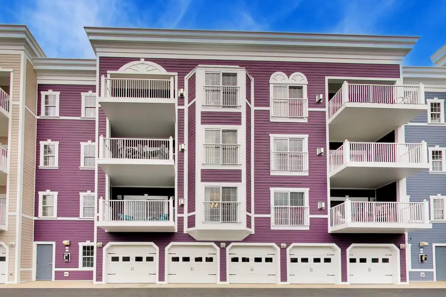 235 N Whittaker ST #30, New Buffalo City, MI 49117