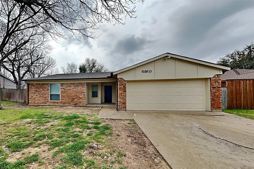 5910 Cameron Drive, Arlington, TX 76017