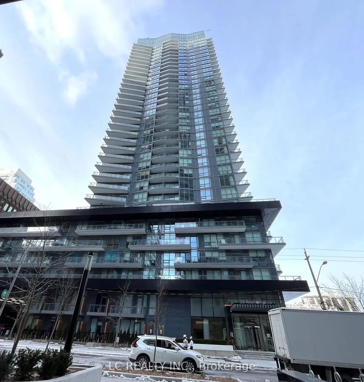 30 Roehampton AVE #2410, Toronto C10, ON M4P 0B9