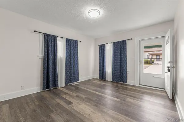 5629 Katherine ST, Dearborn Heights, MI 48125