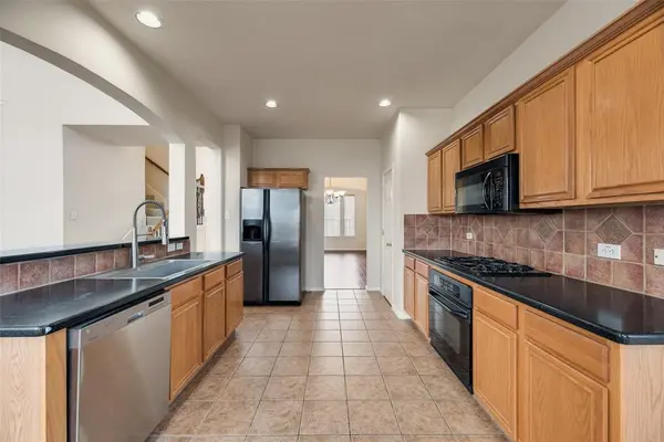 3305 Landhope Circle, Arlington, TX 76016