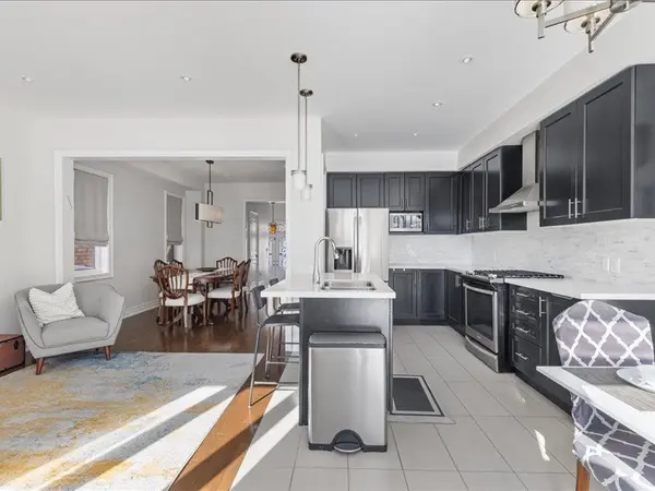 7 Goldthread TER, Toronto C06, ON M3H 0B9