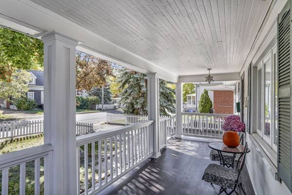 97 Centre ST E, Richmond Hill, ON L4C 1A3