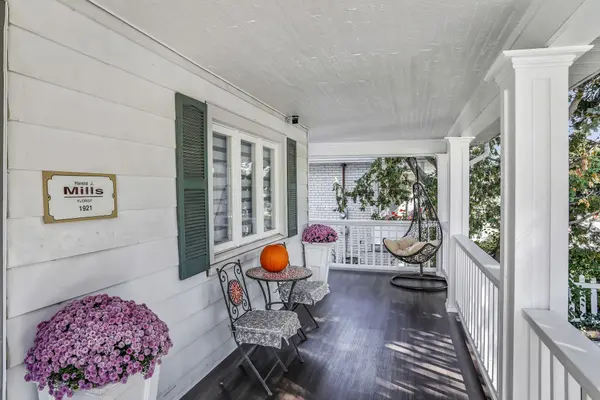 97 Centre ST E, Richmond Hill, ON L4C 1A3