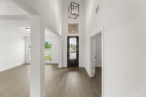 411 Hidden Lakes Drive, Desoto, TX 75115