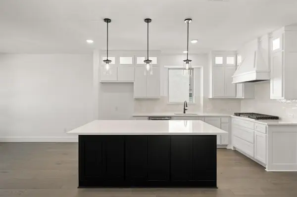 1813 Briarwood Way, Midlothian, TX 76065