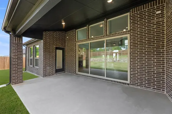 1115 Willow Lake Drive, Desoto, TX 75115