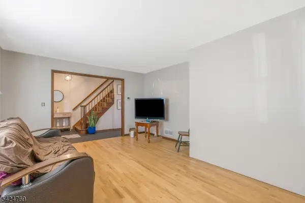 3 Millbrook Rd., Raritan Twp., NJ 08822