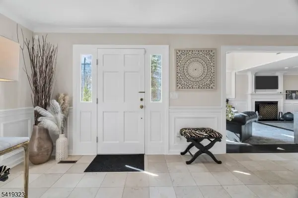 1 Rolling Hill Ct, Madison Boro, NJ 07940