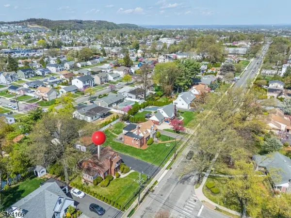 488 Grove St, Clifton City, NJ 07013