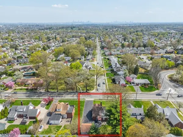 488 Grove St, Clifton City, NJ 07013