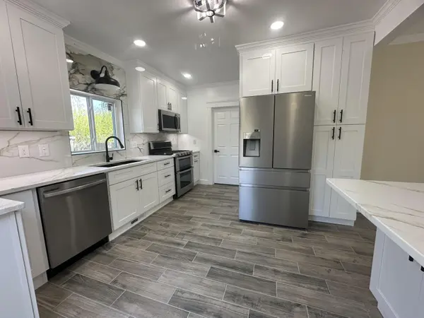 556 Cooper ST, Jackson City, MI 49201