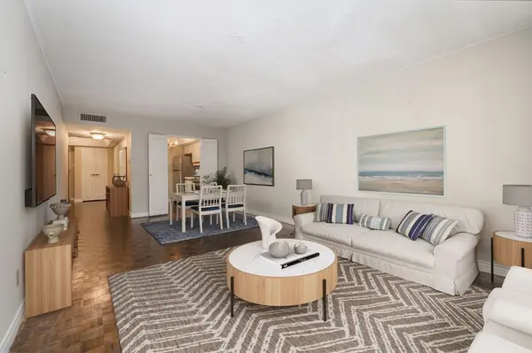 61 St Clair AVE W #505, Toronto C02, ON M4V 2Y8