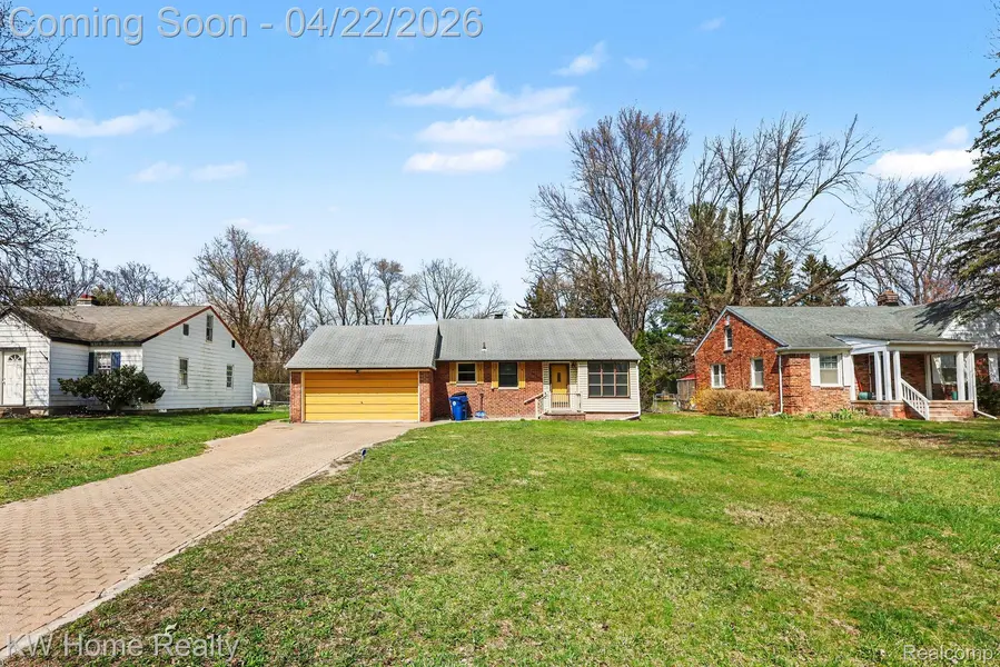 26932 W 6 Mile RD N, Redford Charter Township, MI 48240