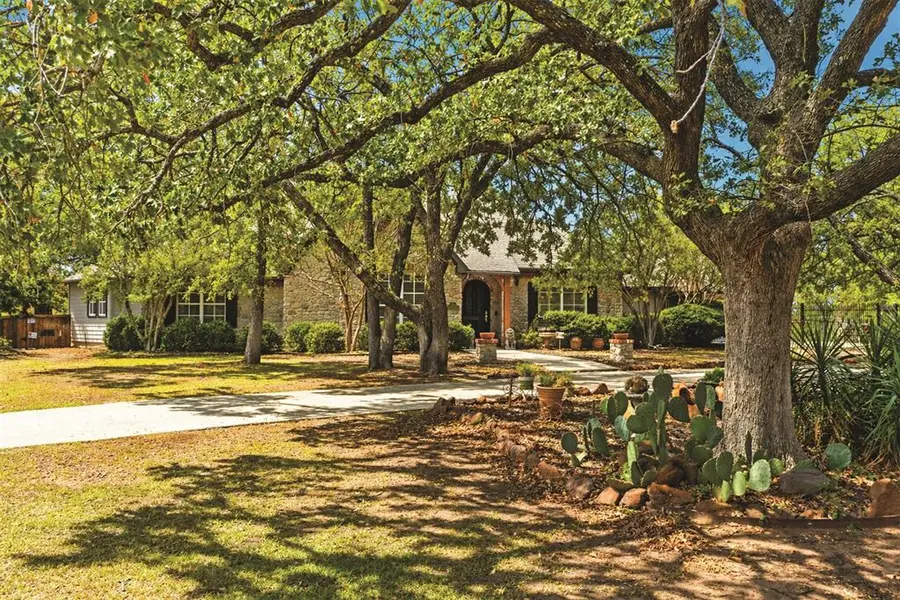 15 Oak Bluff Drive, Cross Roads, TX 76227