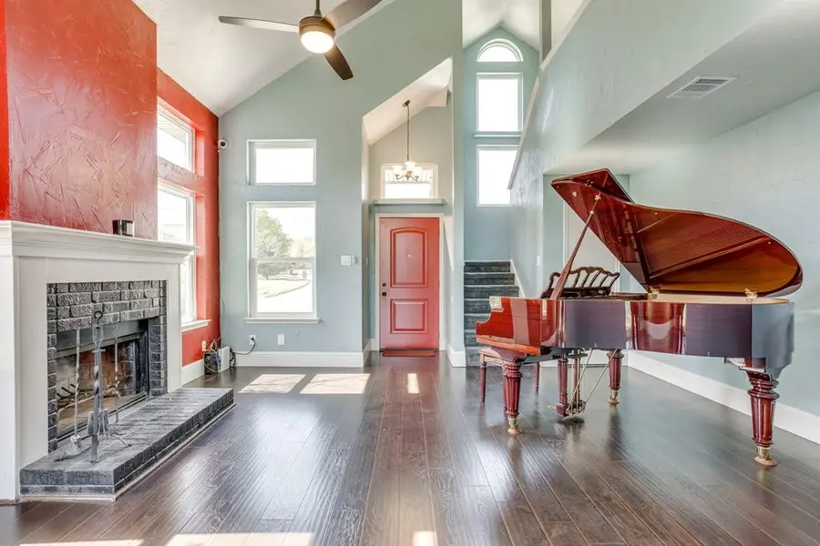 5628 Shady Springs Trail, Fort Worth, TX 76179