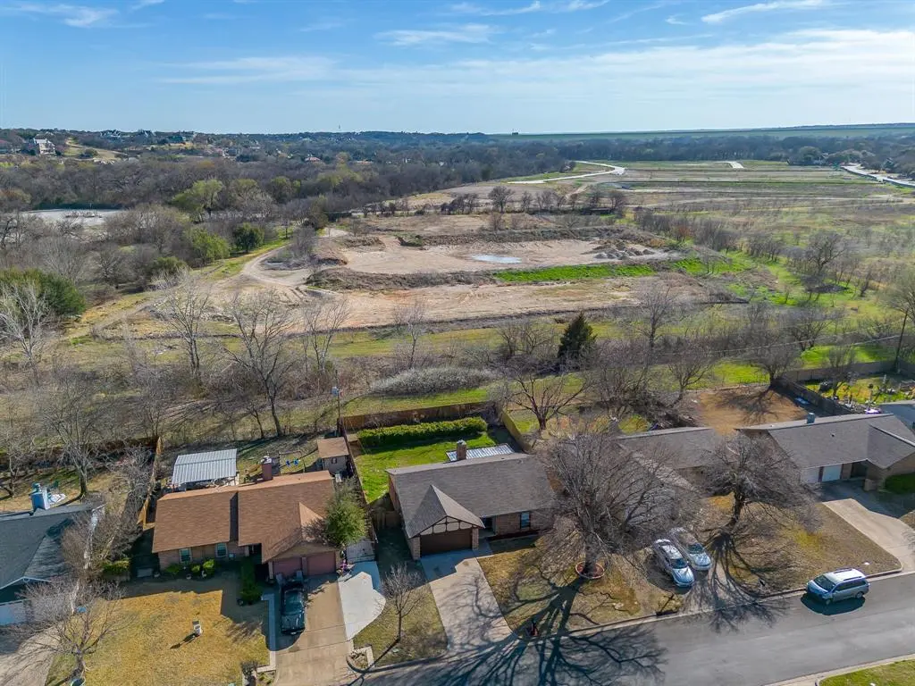 1812 Briar Run, Benbrook, TX 76126