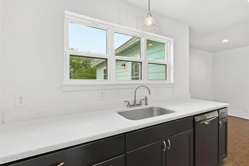 204 E Bailey Street, Ponder, TX 76259