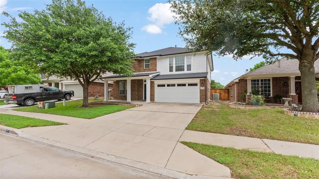 9208 Comanche Ridge Drive, Fort Worth, TX 76131