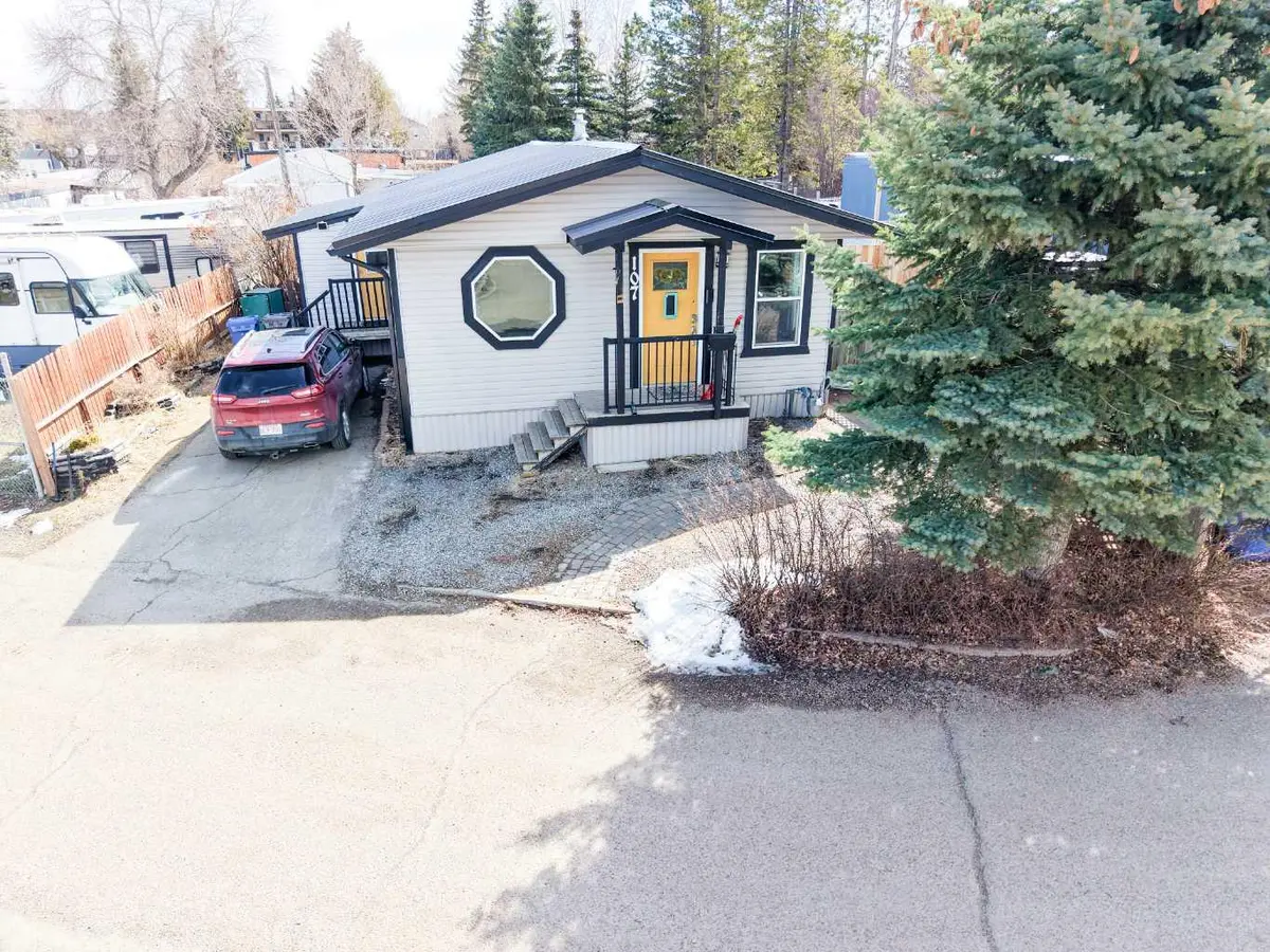 6834 59 AVE #107, Red Deer, AB T4P 1C9