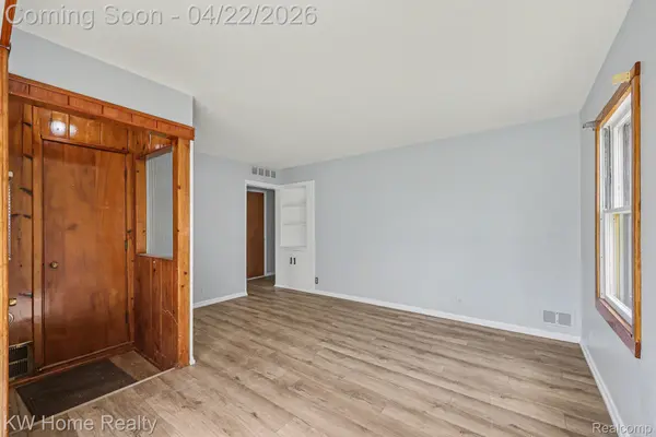 26932 W 6 Mile RD N, Redford Charter Township, MI 48240