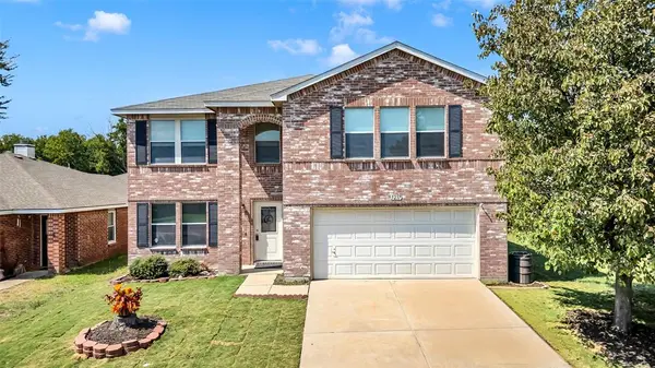 5237 Bedfordshire Drive, Fort Worth, TX 76135