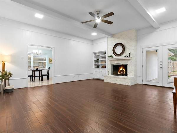 1915 Chesham Drive, Carrollton, TX 75007