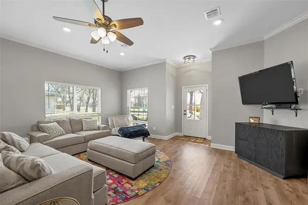 117 Lost Oaks Drive, Waco, TX 76705