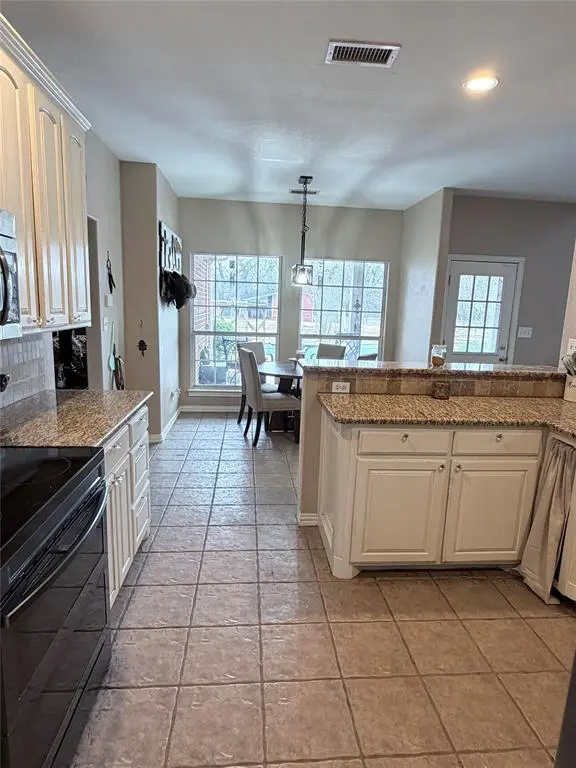 103 Tusk Court, Weatherford, TX 76085