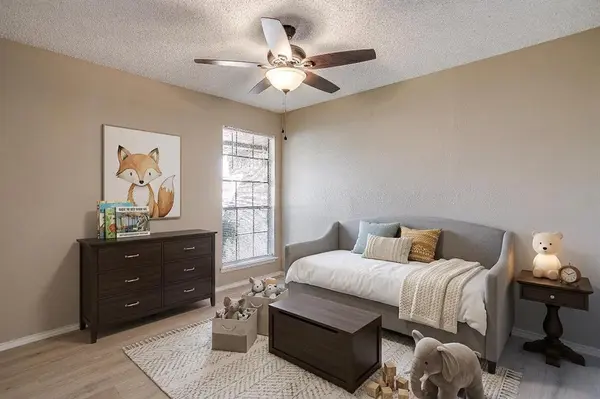 1812 Briar Run, Benbrook, TX 76126