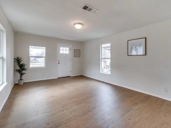 923 S First Street, Sherman, TX 75090