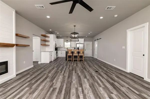 115 Valley Ridge Court, Bridgeport, TX 76426